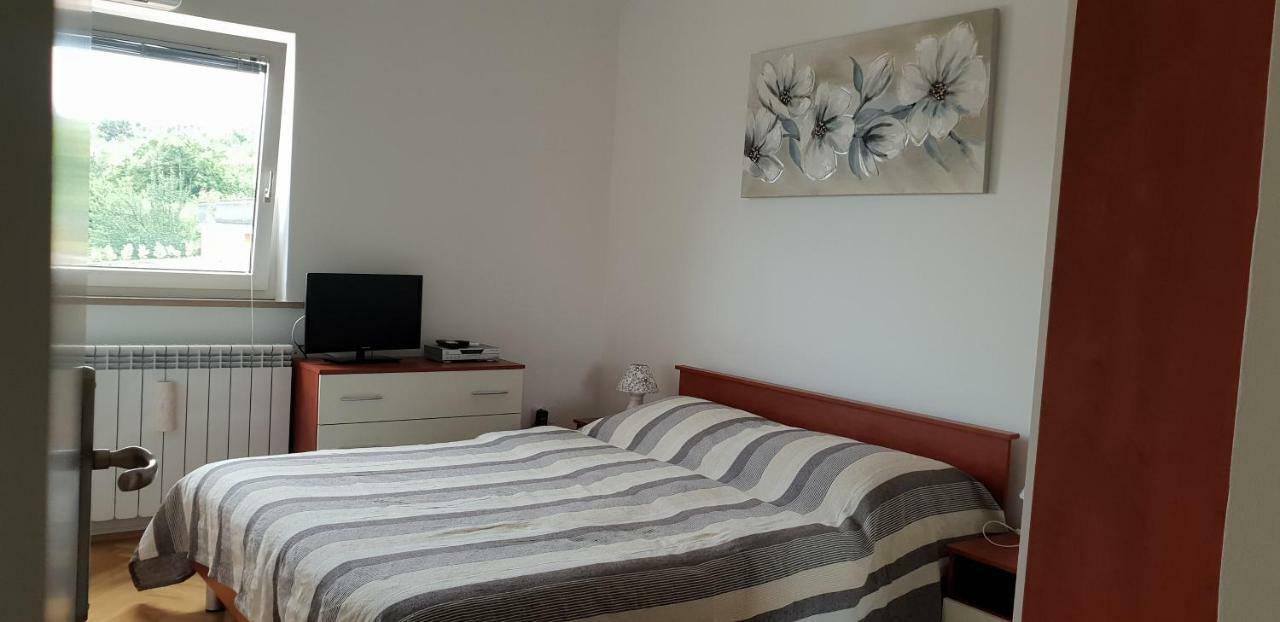 Apartman Ruza 2 Opric Екстер'єр фото